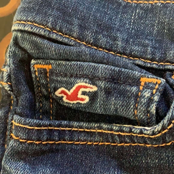 Hollister high waisted dark wash jean shorts - Picture 3 of 4